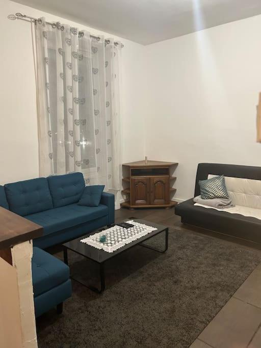 Superbe Appartement Avec Parking Gratuit Vaulx-en-Velin Ngoại thất bức ảnh