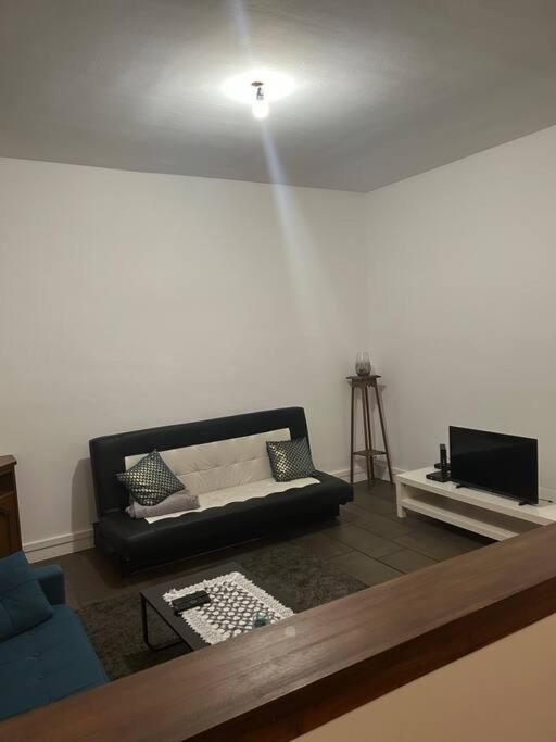 Superbe Appartement Avec Parking Gratuit Vaulx-en-Velin Ngoại thất bức ảnh