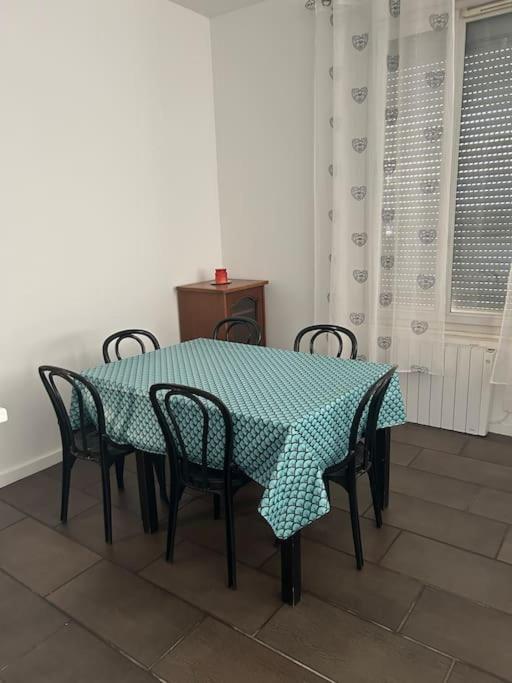 Superbe Appartement Avec Parking Gratuit Vaulx-en-Velin Ngoại thất bức ảnh